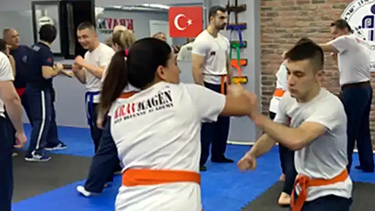 KRAV MAGEN: <strong>Grup Dersleri</strong>